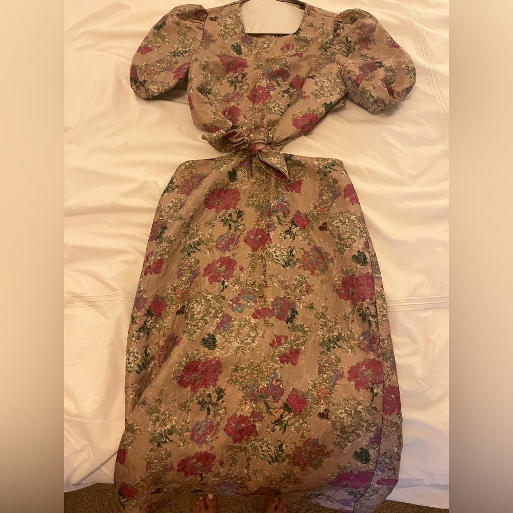 Tucker Nuck Dress. GREAT for weddings/formal events